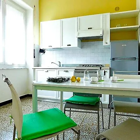 Διαμέρισμα Unifamiliare Con Posto Auto! Λεβάντο