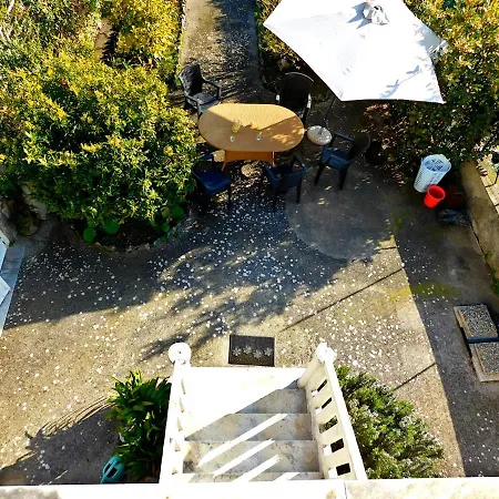 Unifamiliare Con Posto Auto! * 莱万托